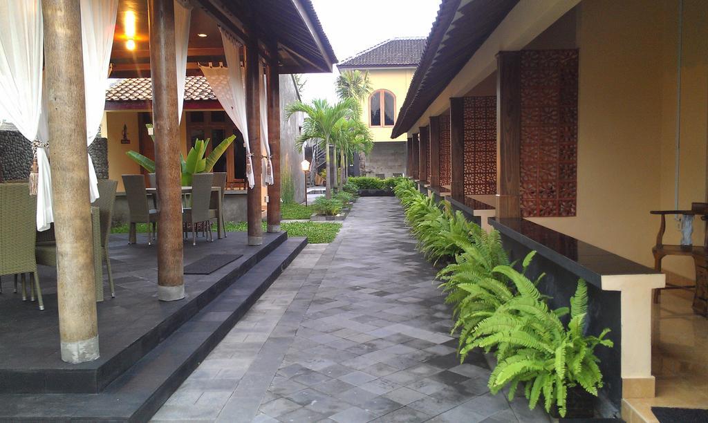 Hotel Ndalem Bantul à Yogyakarta Extérieur photo