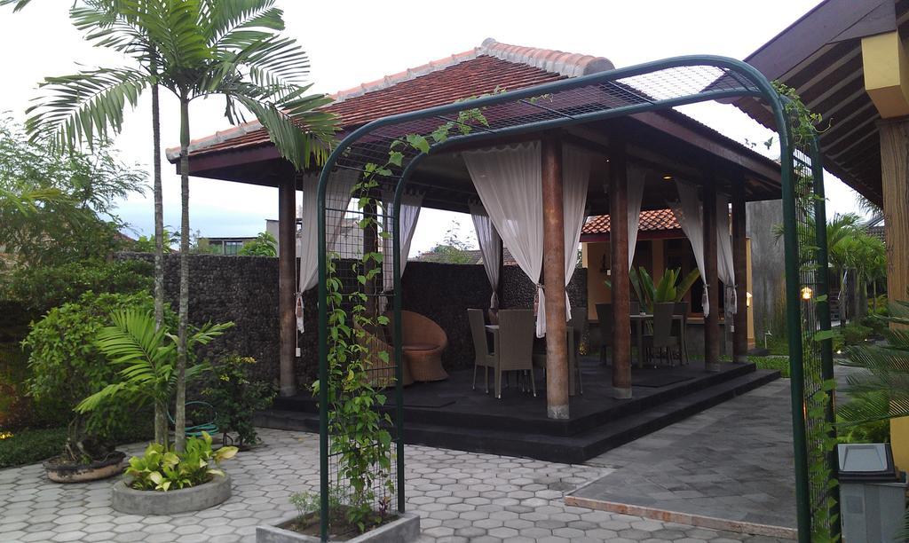 Hotel Ndalem Bantul à Yogyakarta Extérieur photo